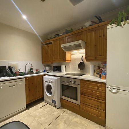 Отель Elgin House, Poplar, London E14 Экстерьер фото