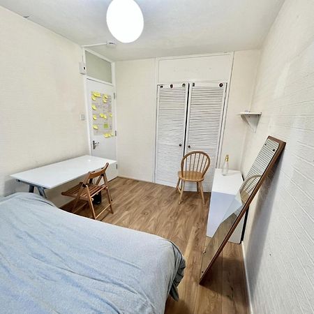 Отель Elgin House, Poplar, London E14 Экстерьер фото
